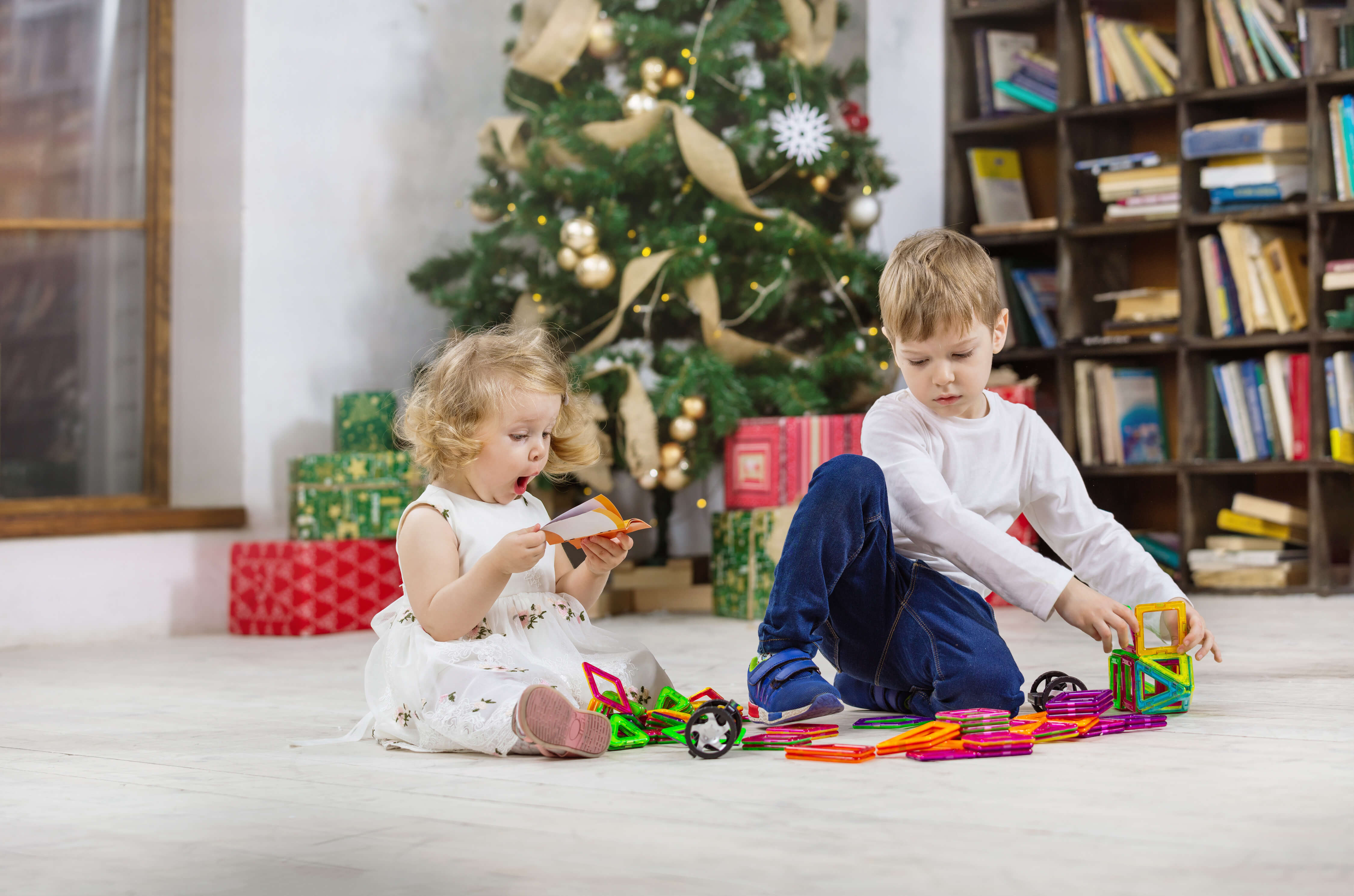 crianças brincando de Natal